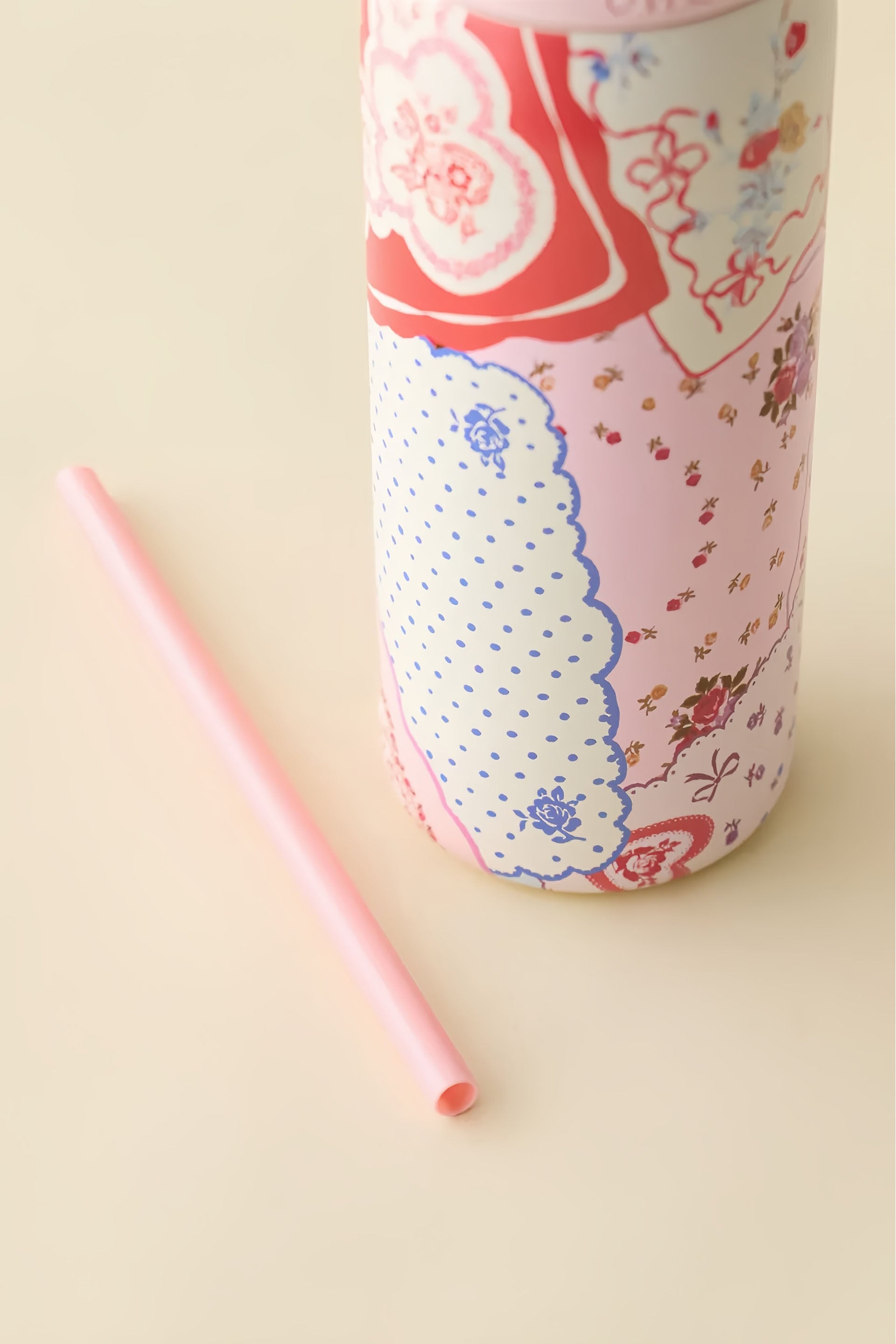 32 oz Exclusive Hankies Print FreeSip Insulated Stainless Steel Water Bottle for Sports and Travel, BPA-Free